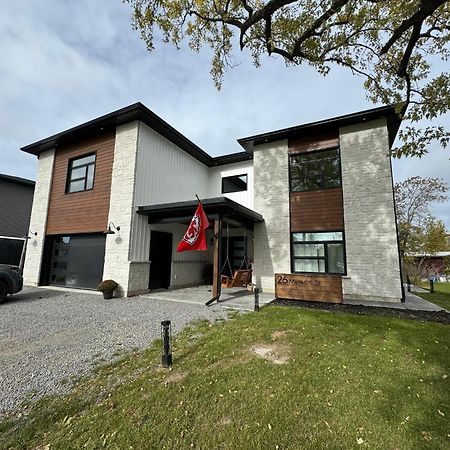 Chic Suite By Westlynn Little Current Εξωτερικό φωτογραφία